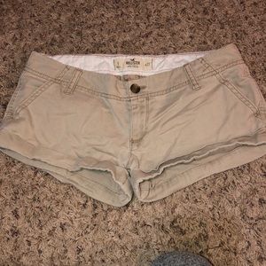 Hollister khaki shorts